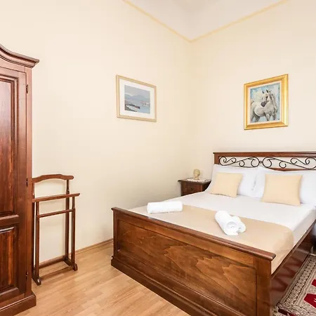 Apartment Regaly With Sea View And Free Parking