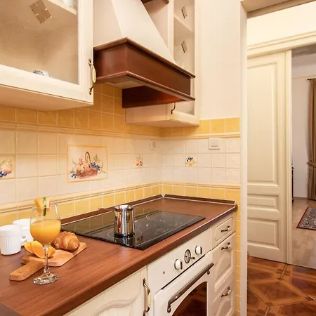 Regaly With Sea View And Free Parking