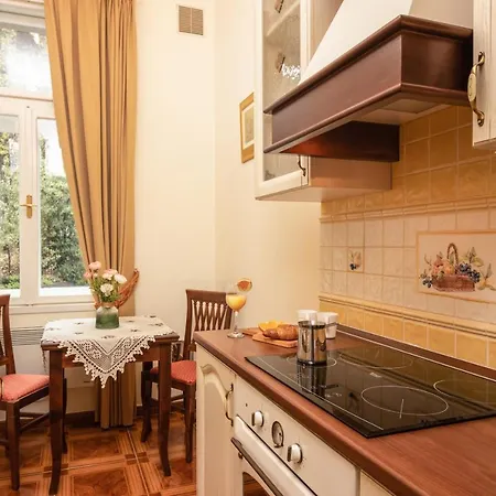 Regaly With Sea View And Free Parking Opatija