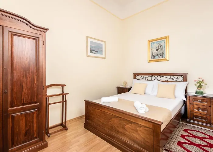 Апартаменти Sea View Apartment Villa Regaly - Free Parking - Opatija