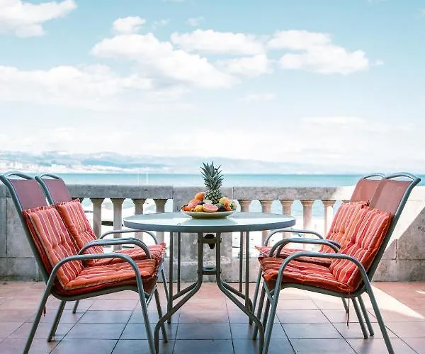 Апартаменти Sea View Apartment Villa Regaly - Free Parking - Opatija *